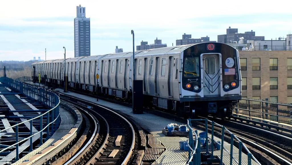 NYC transit advocacy groups want more MTA off-peak train, bus, subway service